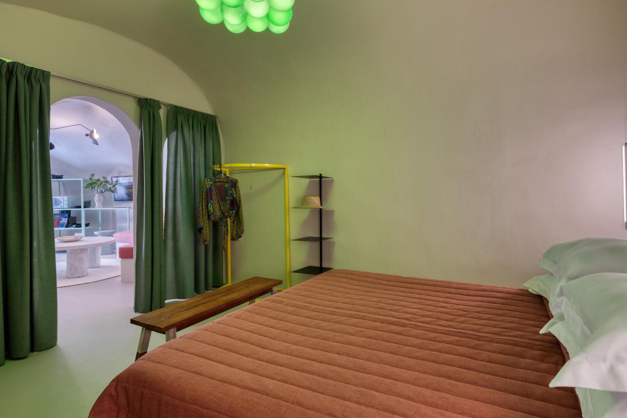 Апартаменты Hermes Cave House By Oias Local Cave Ия